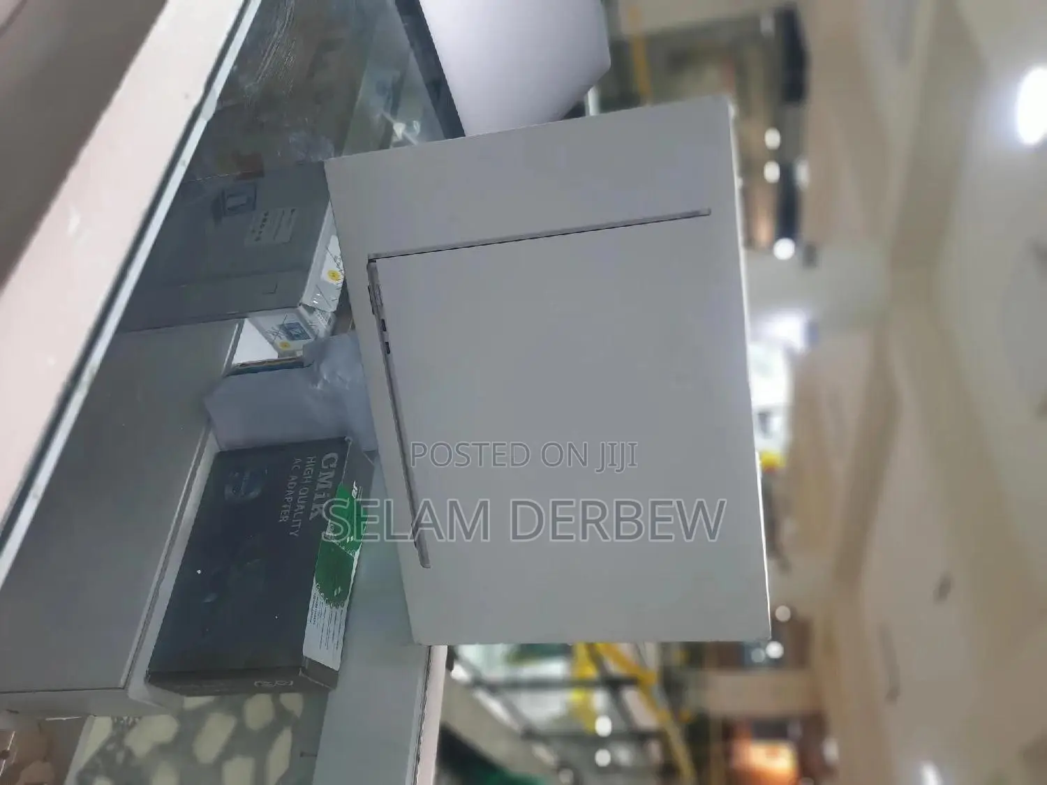 New Laptop Apple MacBook Air 2025 M4 13-Inch 16GB Apple M4 SSD 256GB