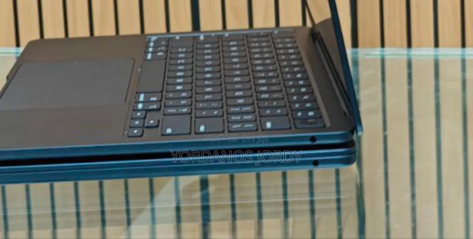 New Laptop Apple MacBook Air 2024 M3 13-Inch 16GB Apple M3 SSD 256GB