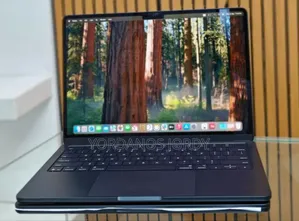 New Laptop Apple MacBook Air 2024 M3 13-Inch 16GB Apple M3 SSD 256GB