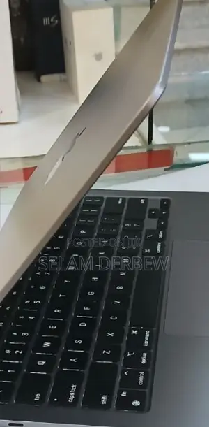 Photo - New Laptop Apple MacBook Air 2022 M2 8GB Apple M2 SSD 256GB