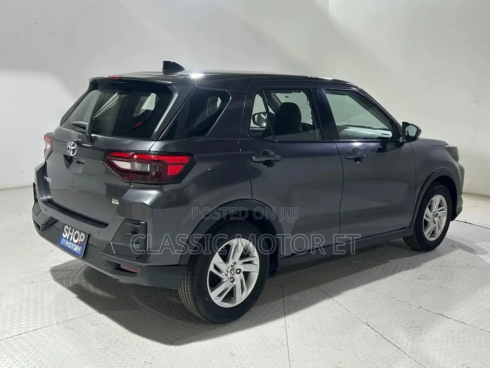New Toyota Raize 1.0 AWD 2023 Gray