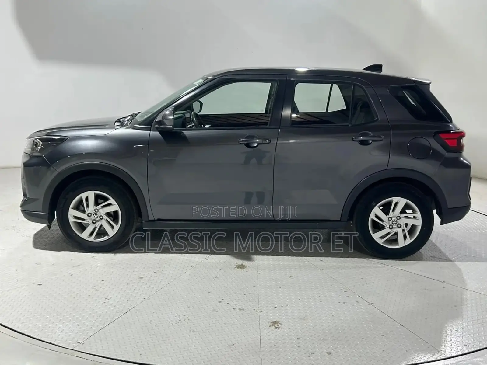 New Toyota Raize 1.0 AWD 2023 Gray