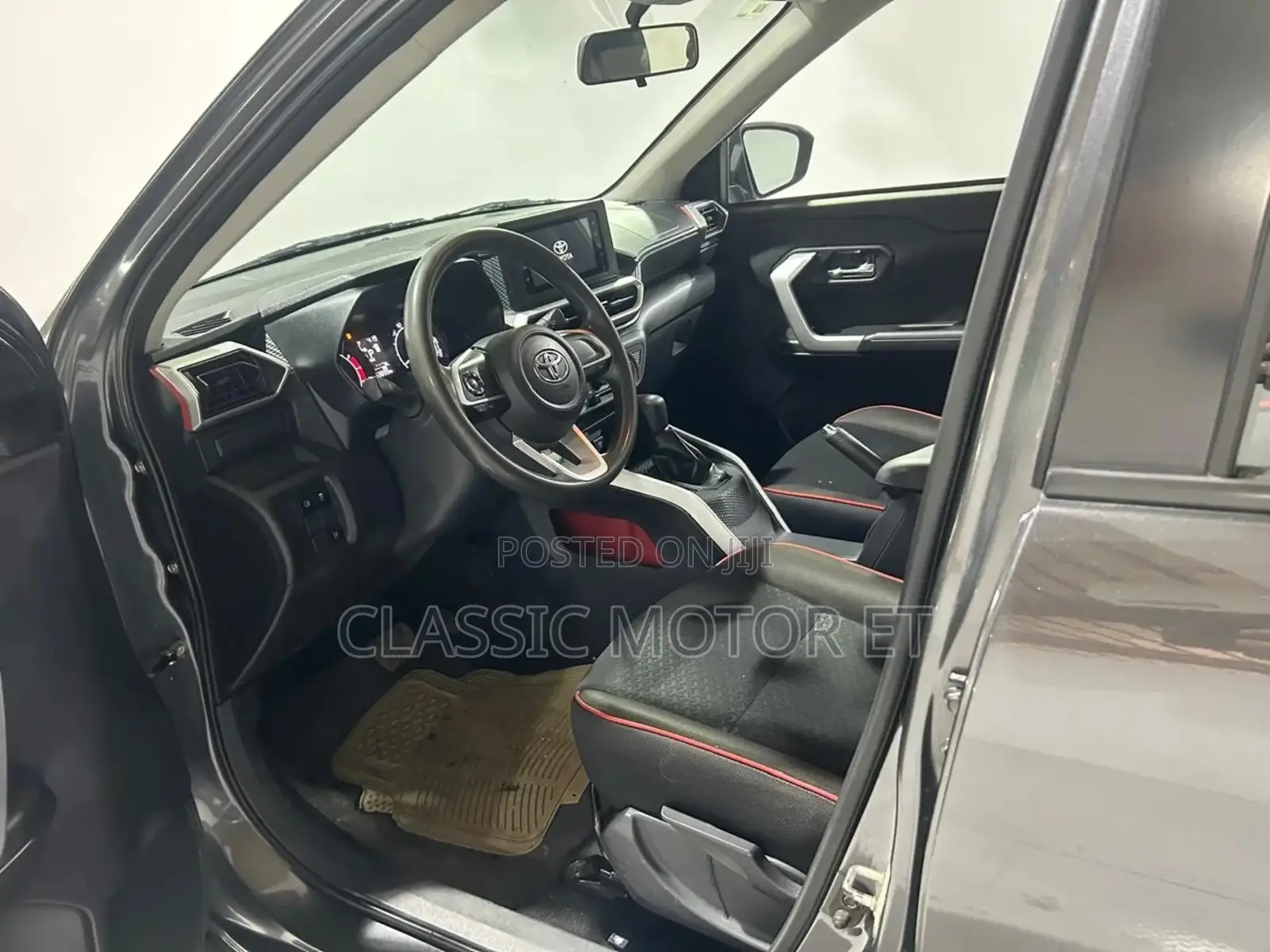 New Toyota Raize 1.0 AWD 2023 Gray