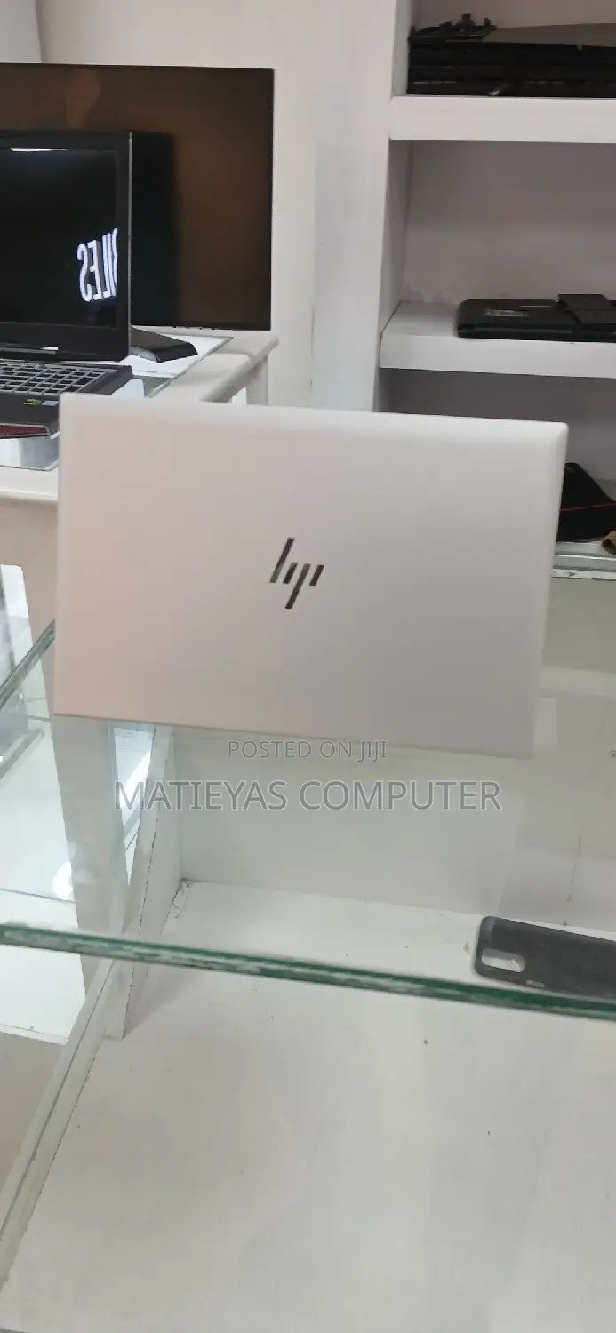New Laptop HP EliteBook 830 G8 16GB Intel Core I7 SSD 1T