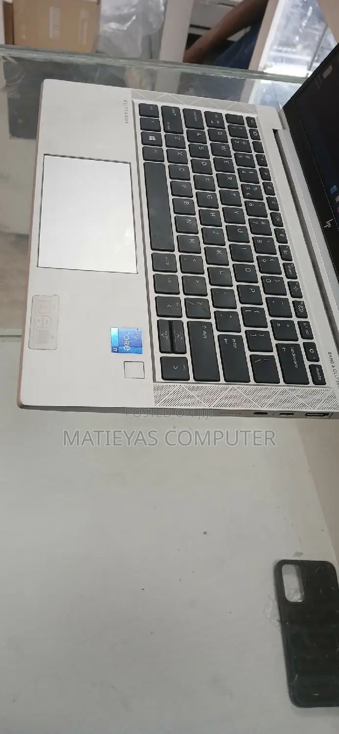 New Laptop HP EliteBook 830 G8 16GB Intel Core I7 SSD 1T