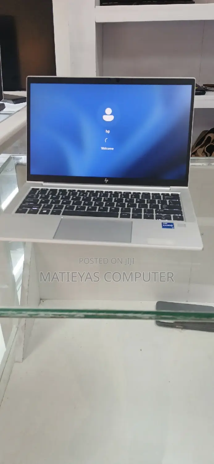 New Laptop HP EliteBook 830 G8 16GB Intel Core I7 SSD 1T