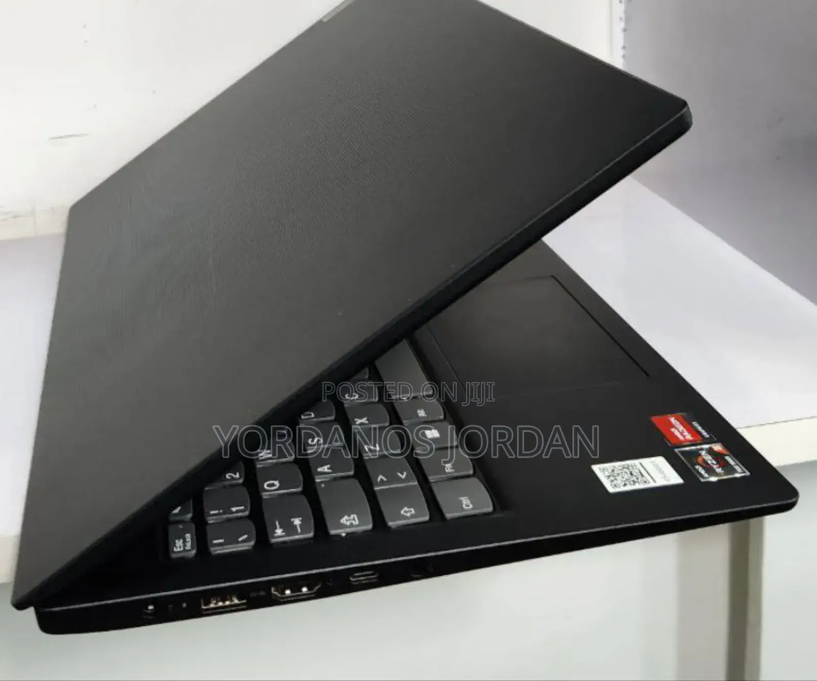 New Laptop Lenovo V15 8GB AMD Ryzen 3 SSD 256GB