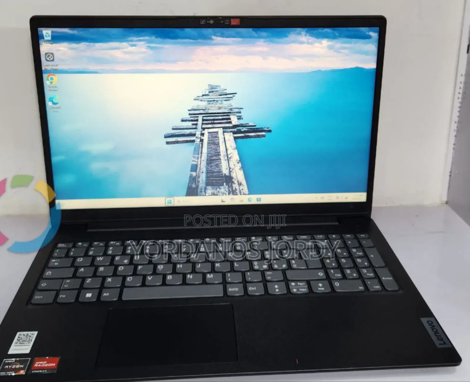 New Laptop Lenovo V15 8GB AMD Ryzen 3 SSD 256GB