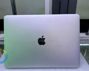 New Laptop Apple MacBook Pro 2017 16GB Intel Core I7 SSD 1T