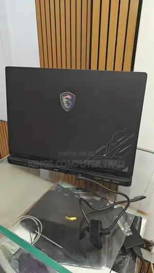 New Laptop MSI Crosshair 17 16GB Intel Core i7 SSD 1T