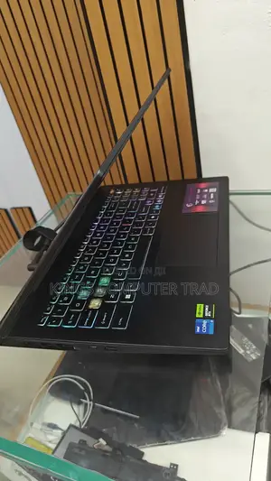 New Laptop MSI Crosshair 17 16GB Intel Core i7 SSD 1T