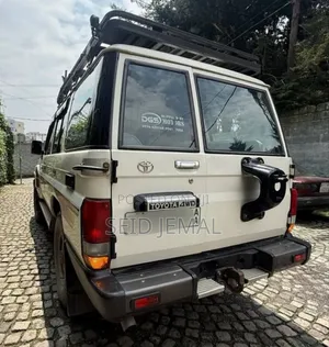 Toyota Land Cruiser 2019 White