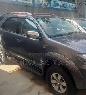 Toyota Fortuner 2004 Black