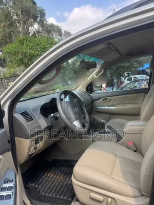 Toyota Hilux 2014 Gold