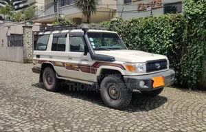 Toyota Land Cruiser 2019 White