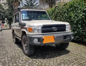 Toyota Land Cruiser 2019 White