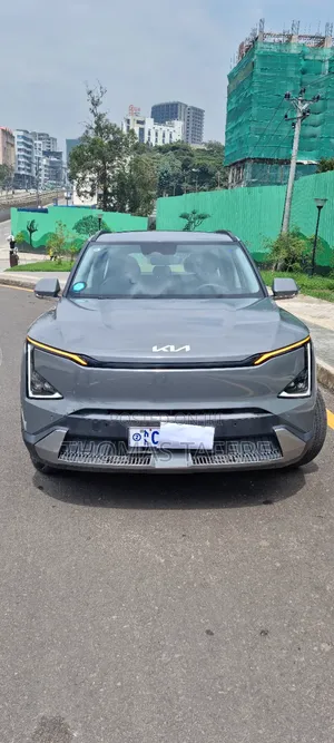 Photo - Kia EV5 2024 Gray
