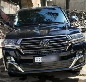 Photo - Toyota Land Cruiser 4.6 V8 VX-R 2014 Black