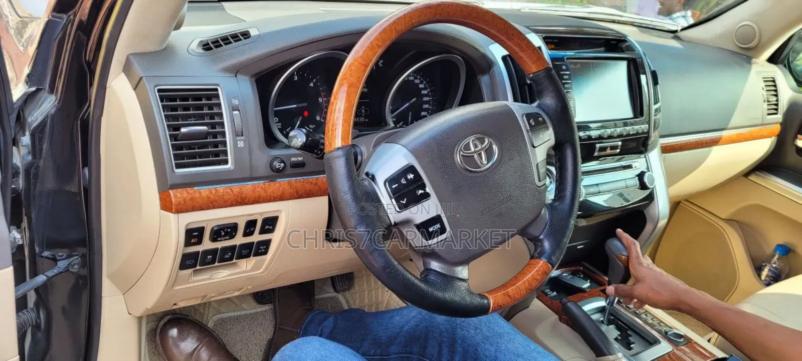 Toyota Land Cruiser 4.6 V8 VX-R 2014 Black