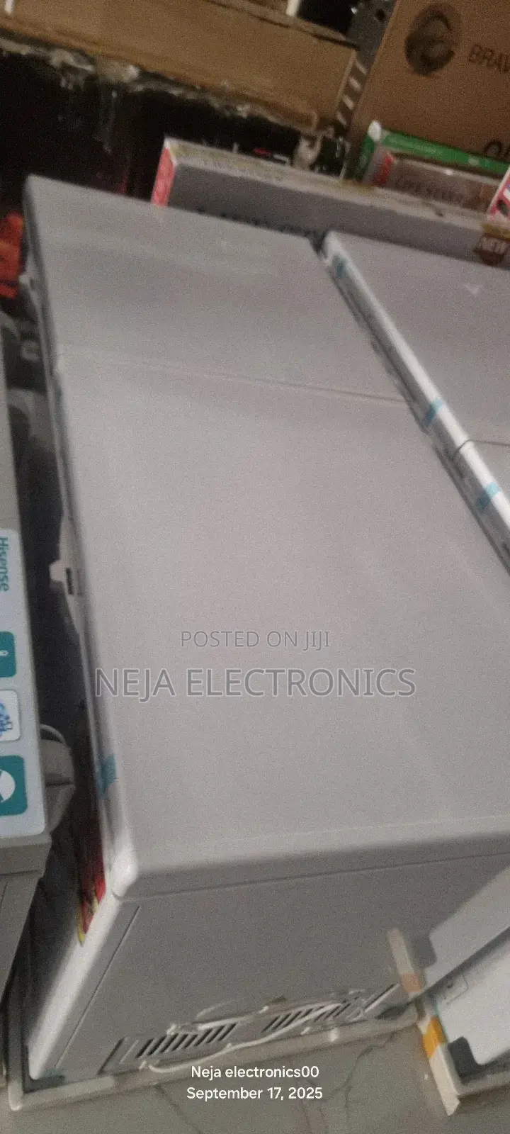 Chest Freezers 520-L Deliver