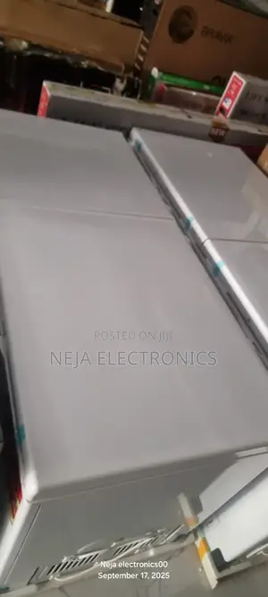 Chest Freezers 520-L Deliver