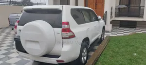 Toyota Land Cruiser 2017 White