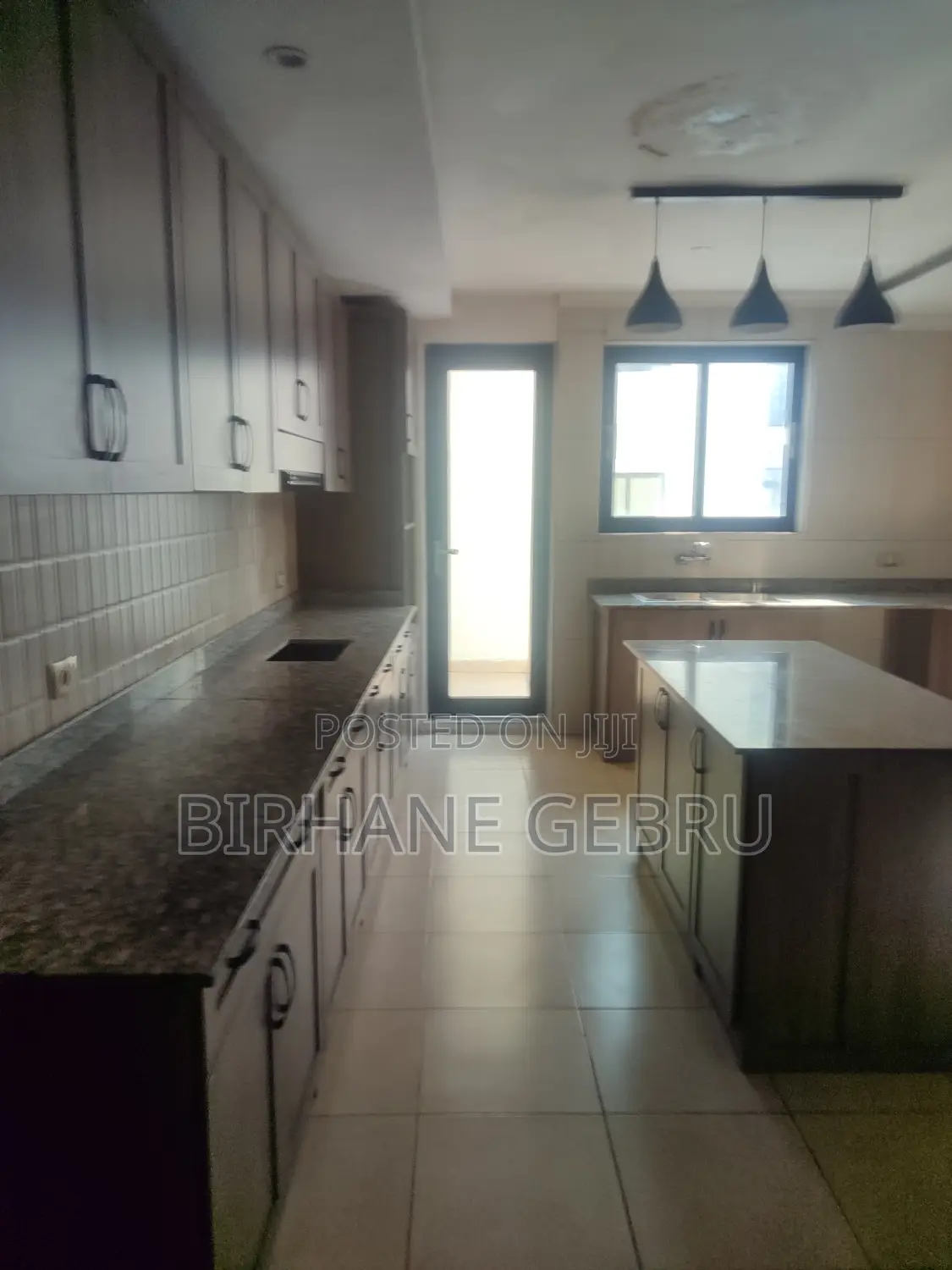 4 Bedroom Luxury Apartiment for Rent