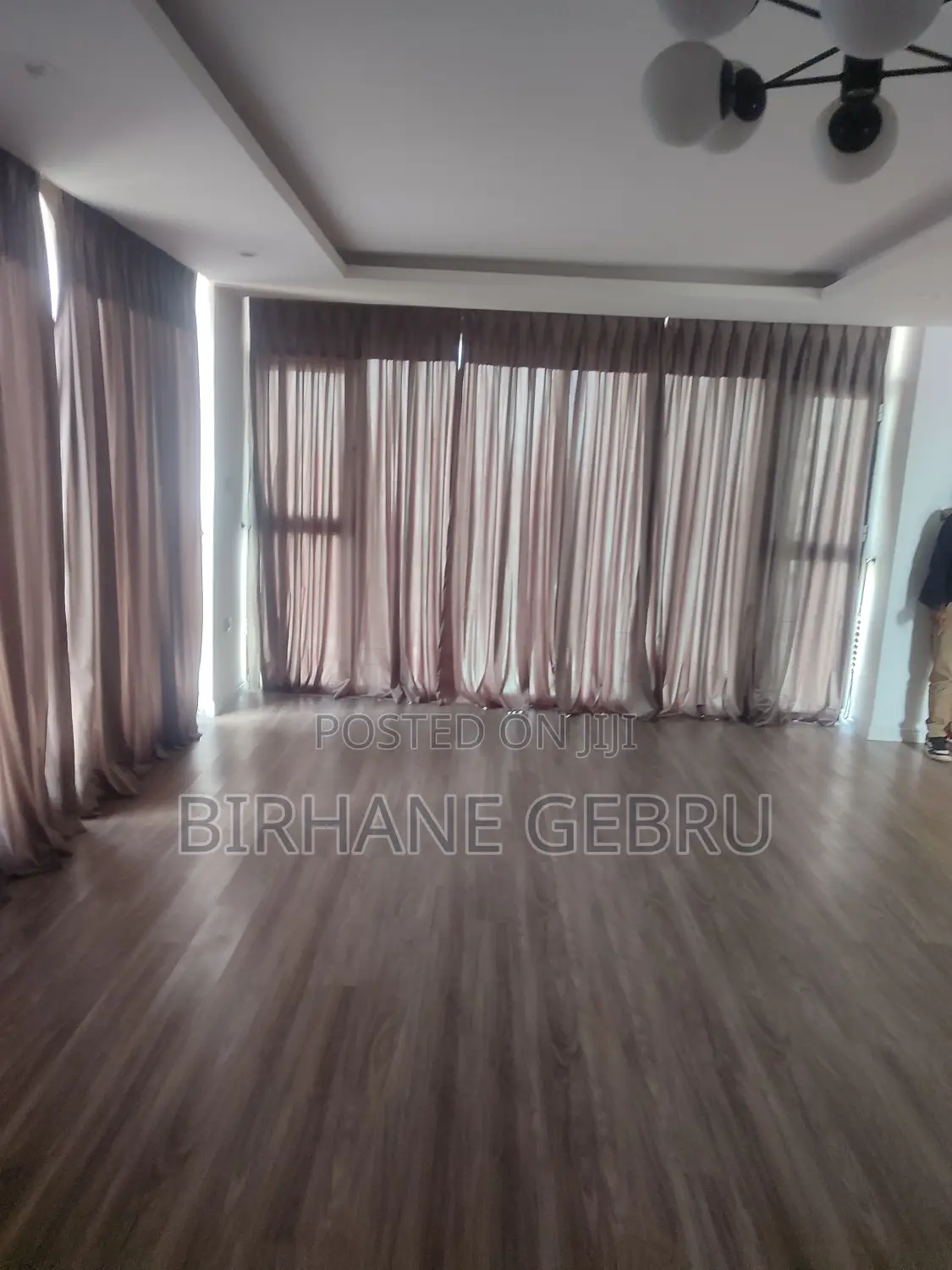 4 Bedroom Luxury Apartiment for Rent