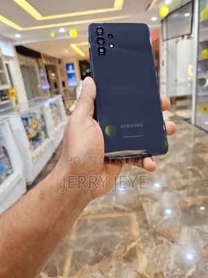 Photo - New Samsung Galaxy A32 64 GB Black