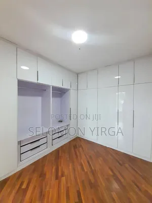 10bdrm House in Adis Ababa, Bole for sale