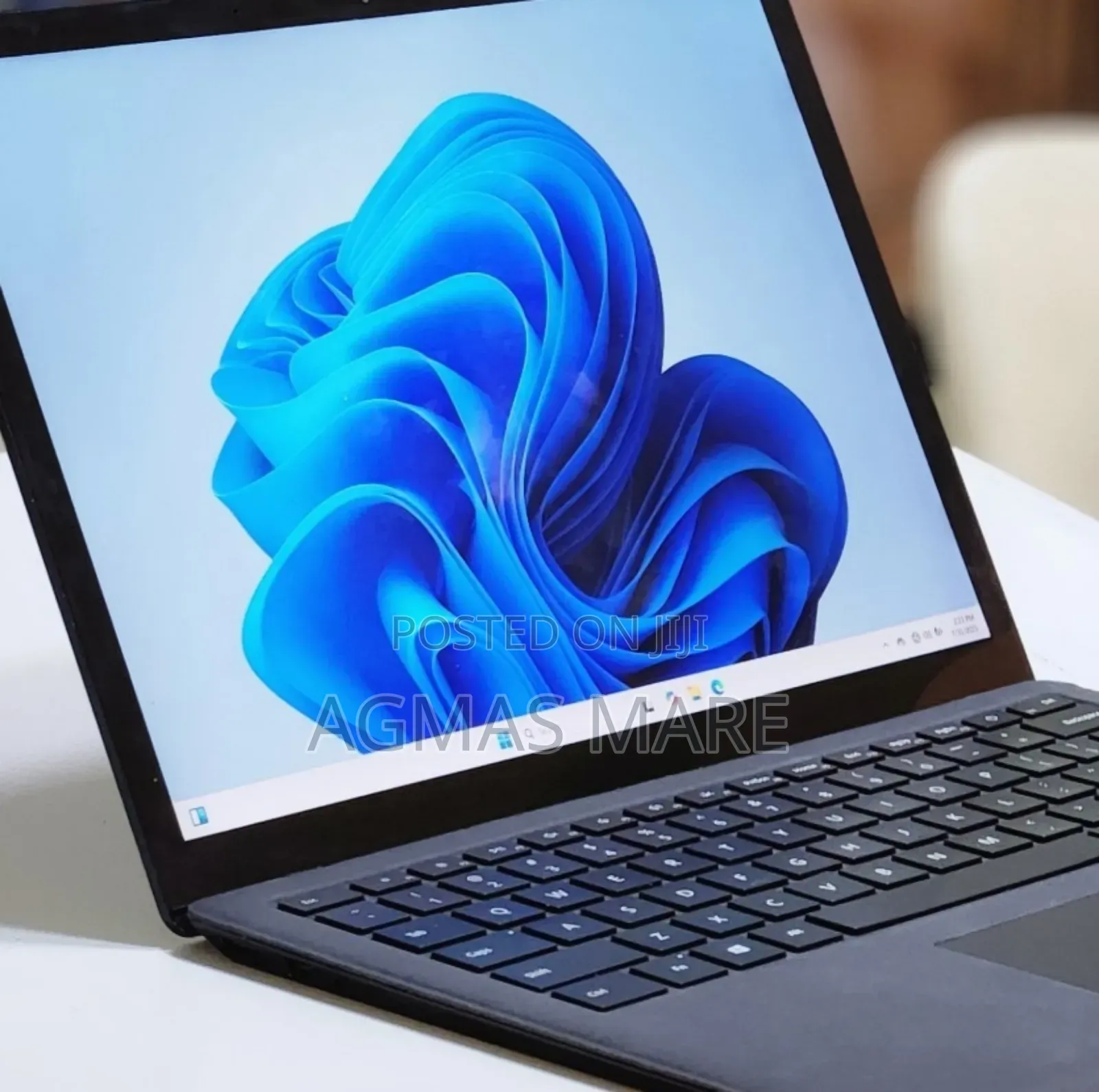 New Laptop Microsoft Surface 16GB Intel Core i7 SSD 512GB