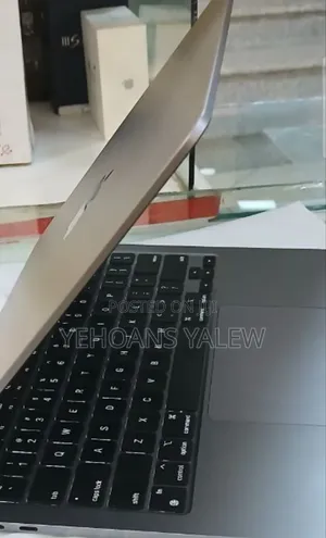 Photo - New Laptop Apple MacBook Air 2022 M2 8GB Apple M2 SSD 256GB