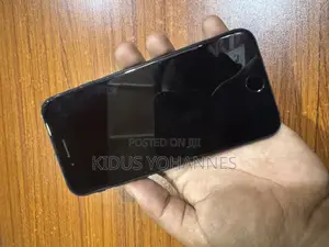 Photo - Apple iPhone 8 64 GB Black