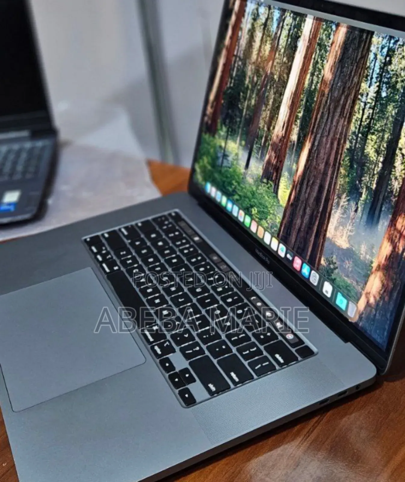 New Laptop Apple MacBook Pro 2019 16GB Intel Core I9 SSD 512GB
