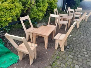 Photo - ለ አዲስ Coffee House Chair + Table