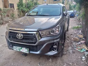 Photo - Toyota Hilux 2019 Gray