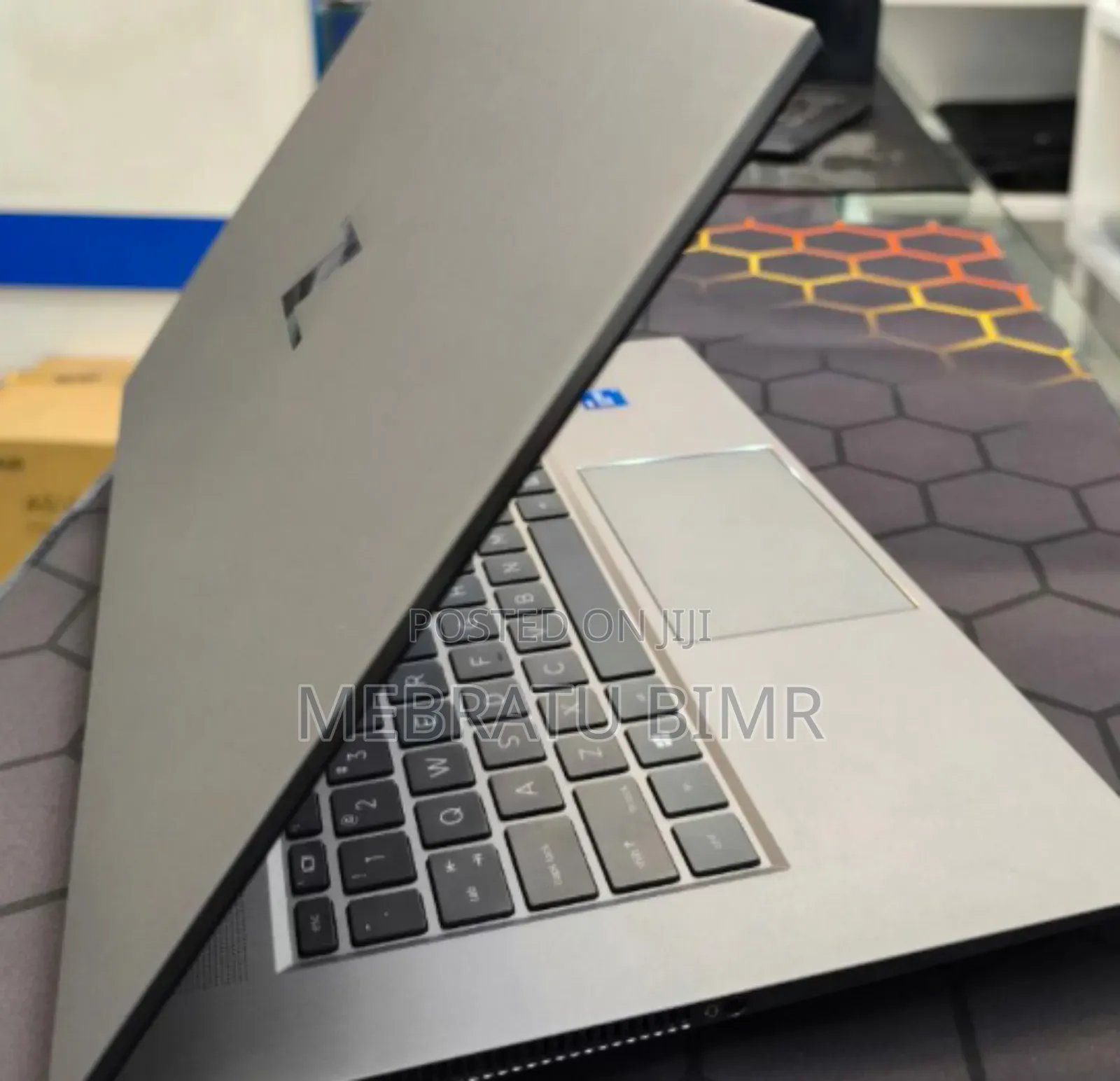 New Laptop HP ZBook Firefly G8 16GB Intel Core I7 SSD 512GB