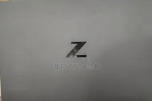 New Laptop HP ZBook Firefly G8 16GB Intel Core I7 SSD 512GB