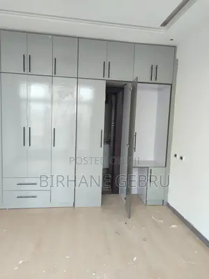 3bedroom Luxuru Apartiment