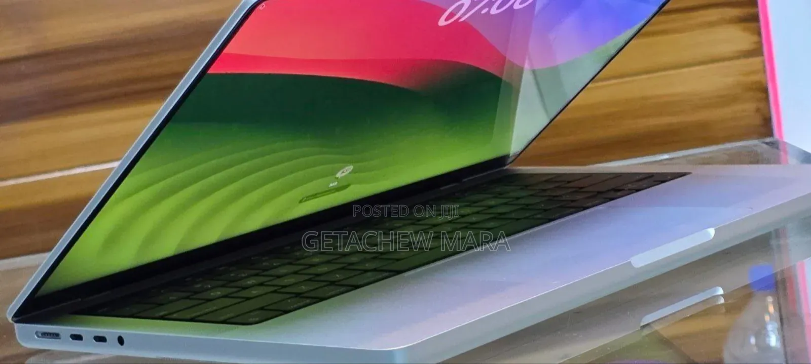 New Laptop Apple MacBook Pro M1 8GB Intel SSD 512GB