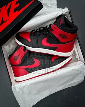 Photo - Air Jordan 1 Retro High Og