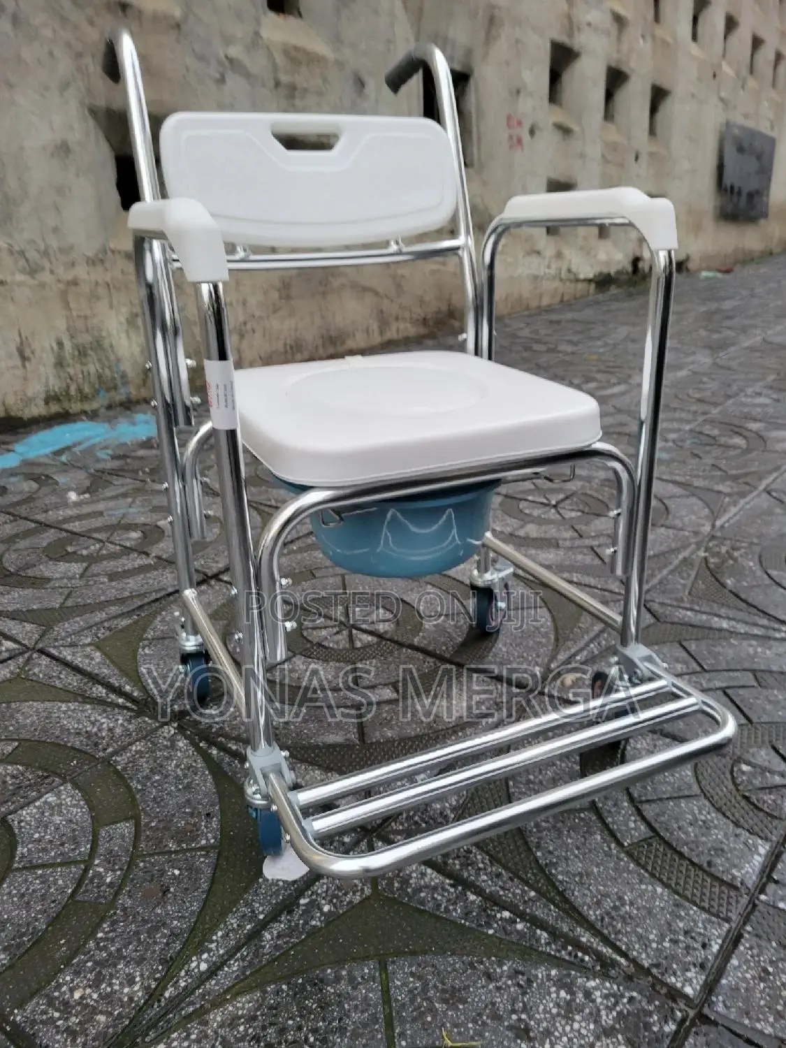 Toilet Chair附፰made of High-Quality Materials¿兕suitable as Toilet Frame