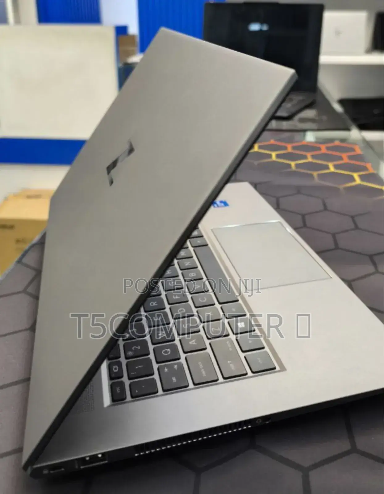 New Laptop HP ZBook Firefly 15 G7 16GB Intel Core I7 SSD 512GB