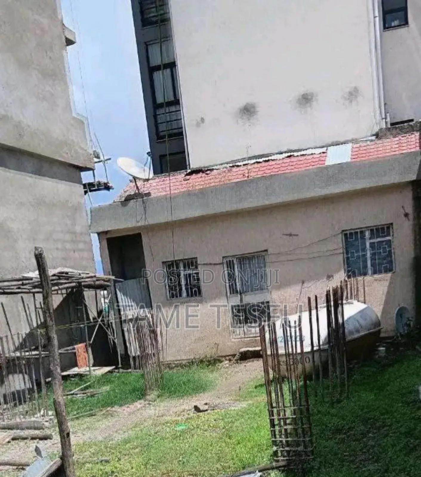 2bdrm House in Semit 2.7ባንክ ያለበት, Bole for sale