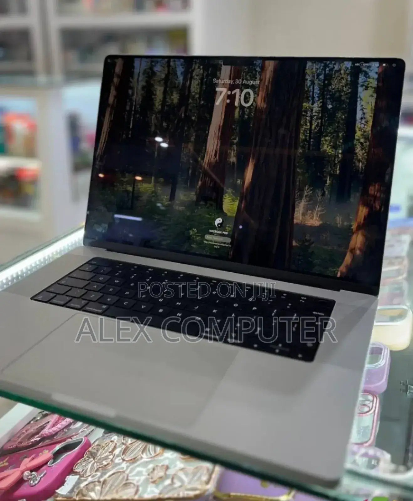 New Laptop Apple MacBook Pro M1 16GB Apple M1 Pro SSD 1T