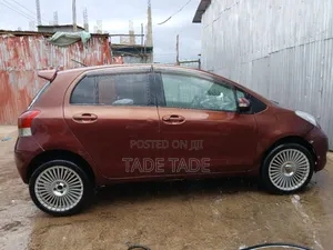Toyota Yaris 2010 Brown