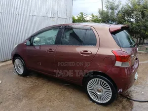 Toyota Yaris 2010 Brown