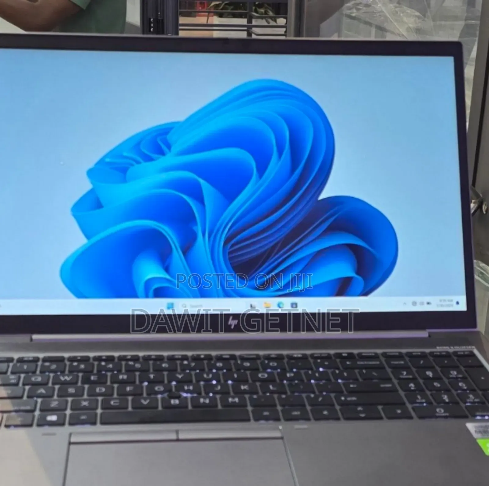 New Laptop HP ZBook Firefly 16 G10 32GB Intel Core I7 SSD 1T