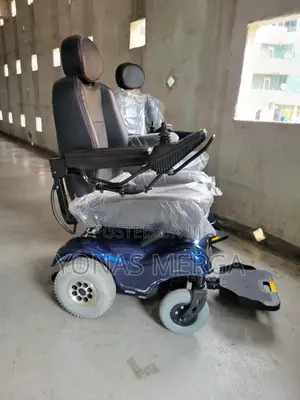 Electronic Wheelchair卍፷propelled by Battery-Powered Motors昀三wheelchair