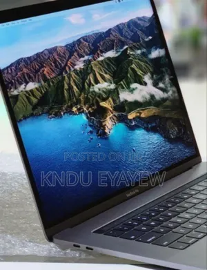 New Laptop Apple MacBook Pro 2017 16GB Intel Core I7 SSD 512GB